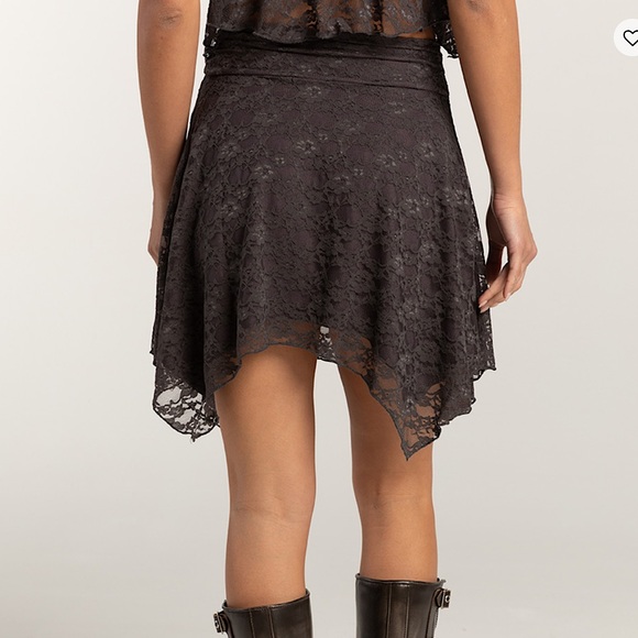Full Tilt Lace Asymmetrical Hem Mini Skirt. Size Small. - Picture 2 of 5